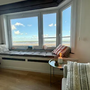 Appartement La Brise Et La Mer- Frontaal Zeezicht!, Ostende